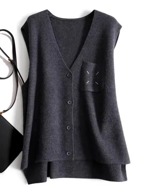 Design V-Neck Knit Vest Top in Charcoal Gray with Decorative Pocket Stitching - 3