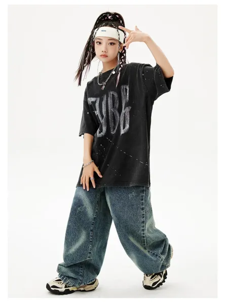 FUBG Graphic Print Oversized T-Shirt and Distressed Wide-Leg Jeans Set - 10