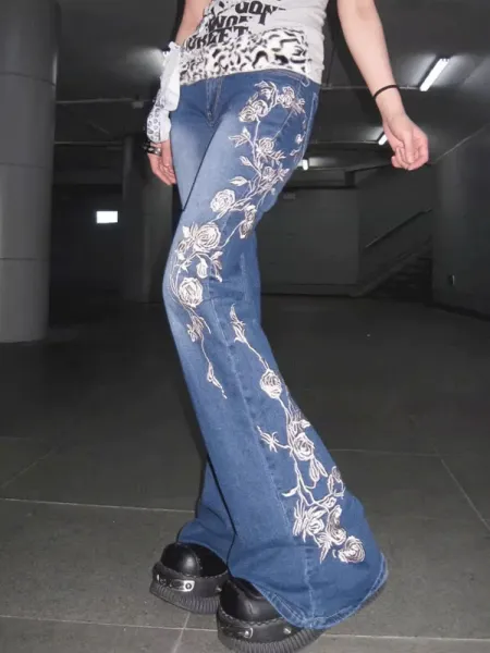 Embroidered Floral Flare Jeans Blue - 6