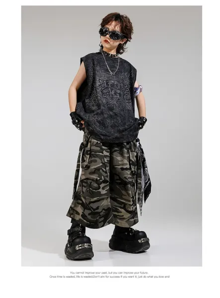 Design Streetwear Set: Acid Wash Rhinestone Vest Top + Camo Cargo Shorts + Spiked Choker + Bandana Keychain - 15