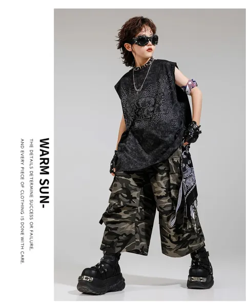 Design Streetwear Set: Acid Wash Rhinestone Vest Top + Camo Cargo Shorts + Spiked Choker + Bandana Keychain - 12