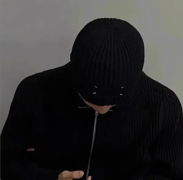 Maison Margiela Tabi Stitch Beanie Black and Gray - 7