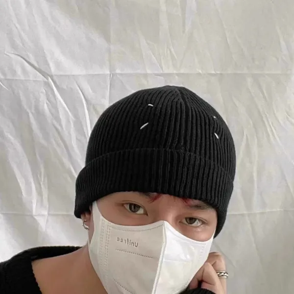 Maison Margiela Tabi Stitch Beanie Black and Gray - 8