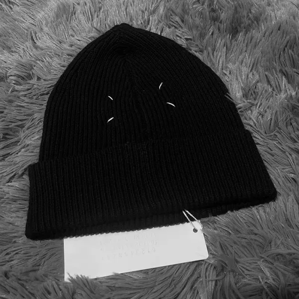 Maison Margiela Tabi Stitch Beanie Black and Gray - 16