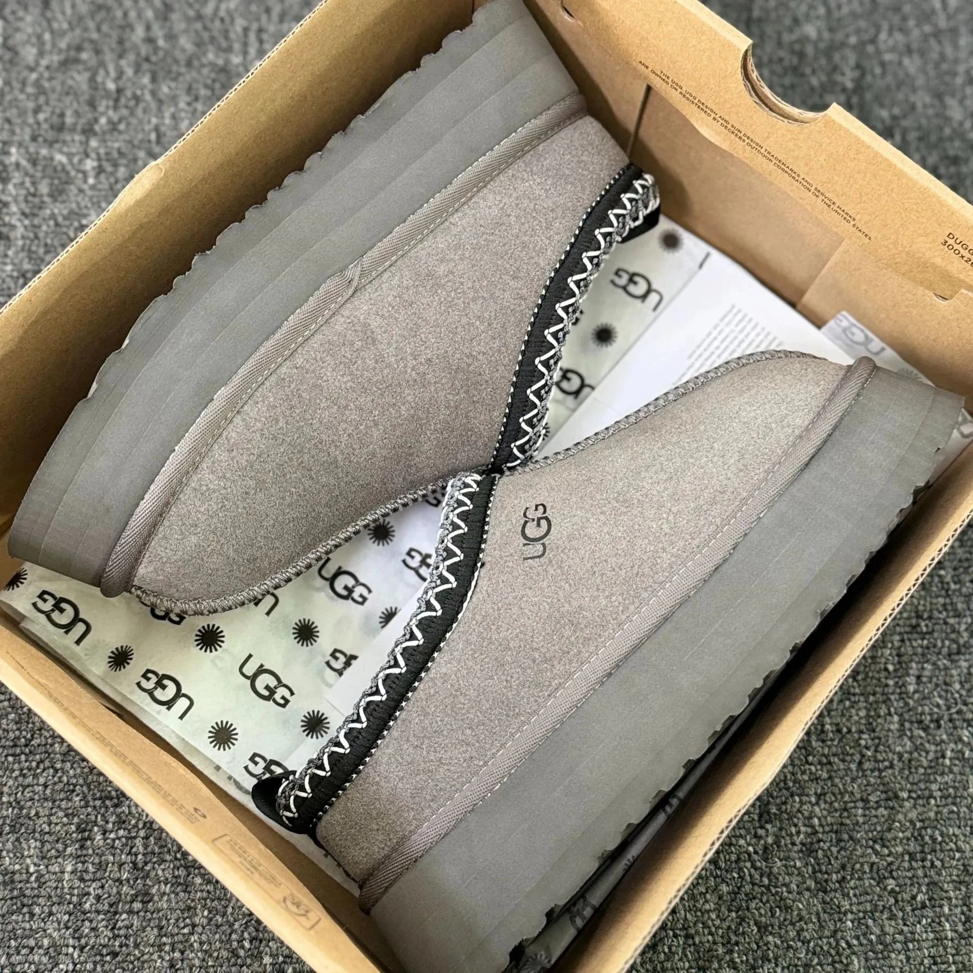 深灰色//厚底雪地靴