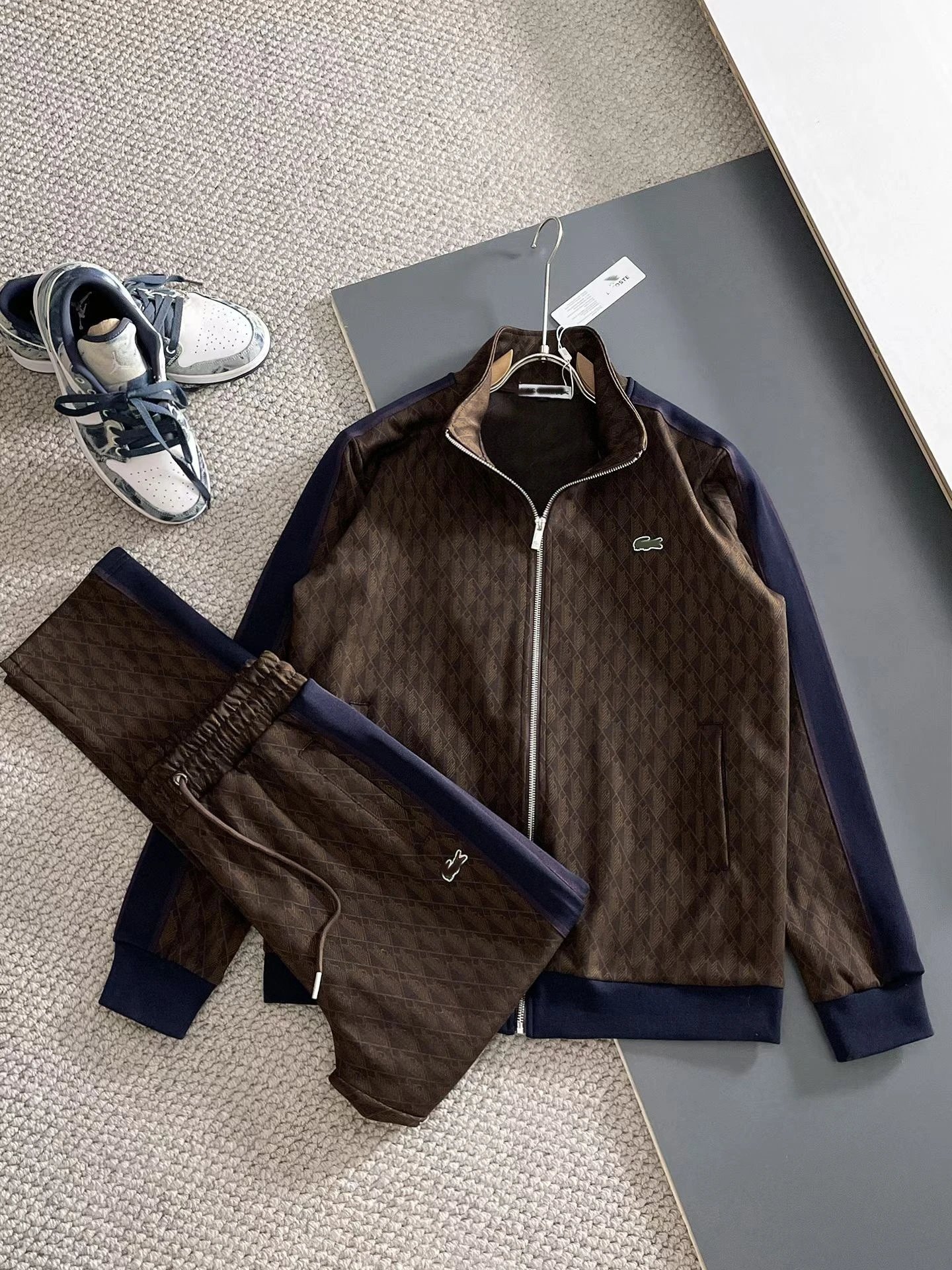 Lacoste Tracksuits Diamond-pattern zip track jacket and jogger set — R1 Chestnut Brown