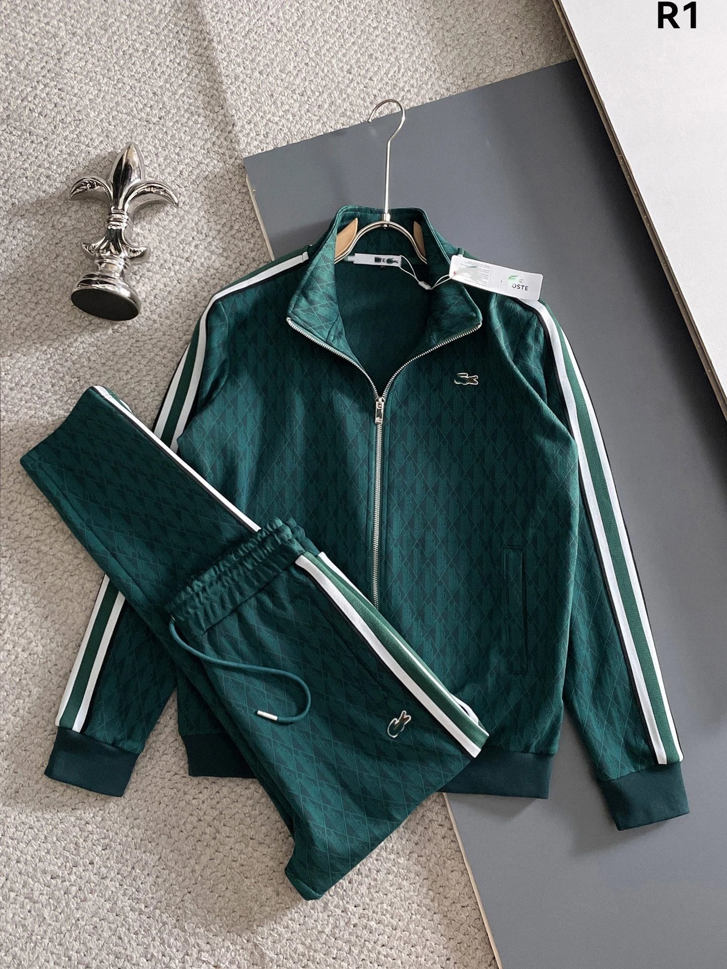 Lacoste Tracksuits Diamond-pattern zip track jacket and jogger set — R1 Dark Green