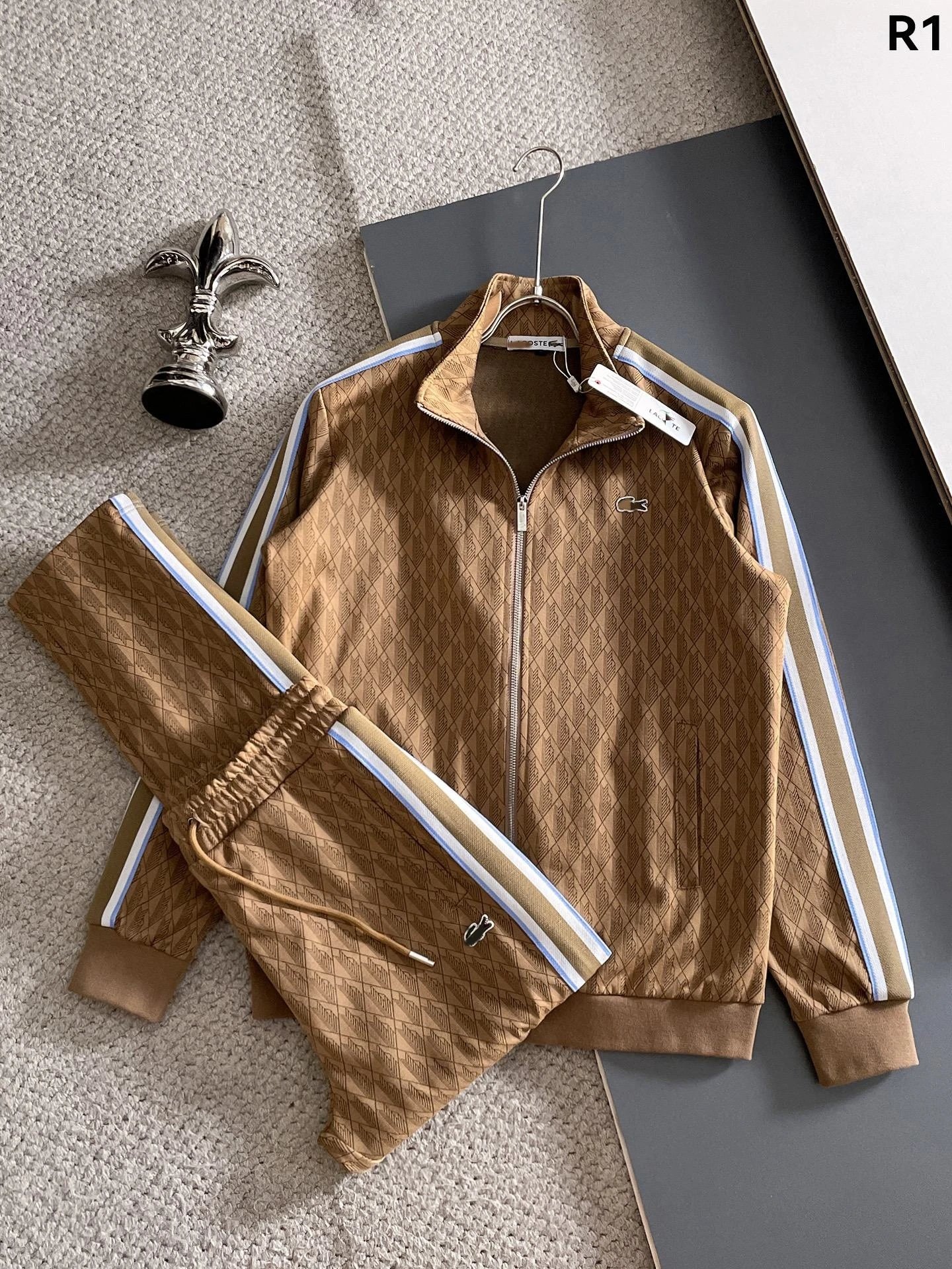 Lacoste Tracksuits Diamond-pattern zip track jacket and jogger set — R1 Khaki