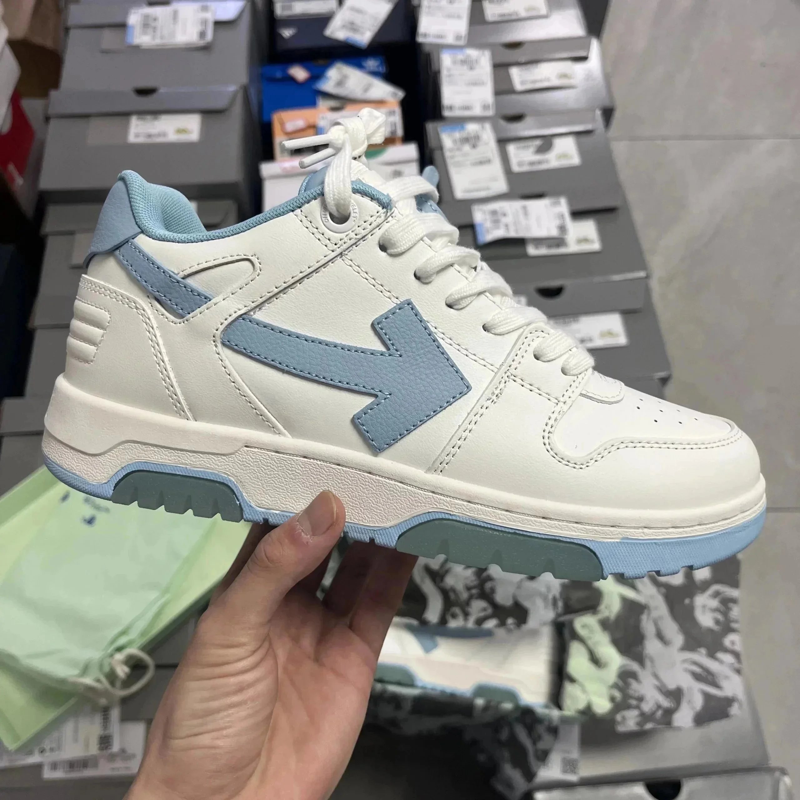 Off-White c/o Virgil Abloh Arrow Low White Violet Sneakers - 4