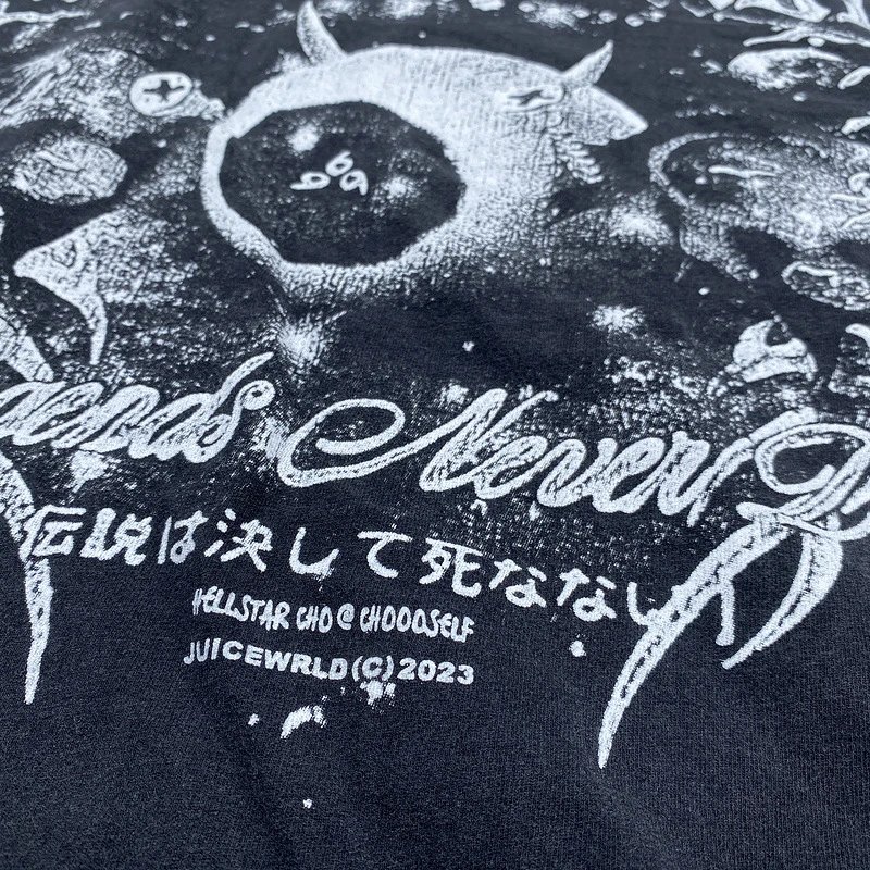 Design Huge World T-Shirt Black Streetwear Graphic Tee T-Shirts - 8