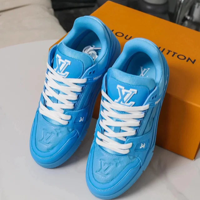 Louis Vuitton Sneakers Monogram Leather Low-Top product detail image 32