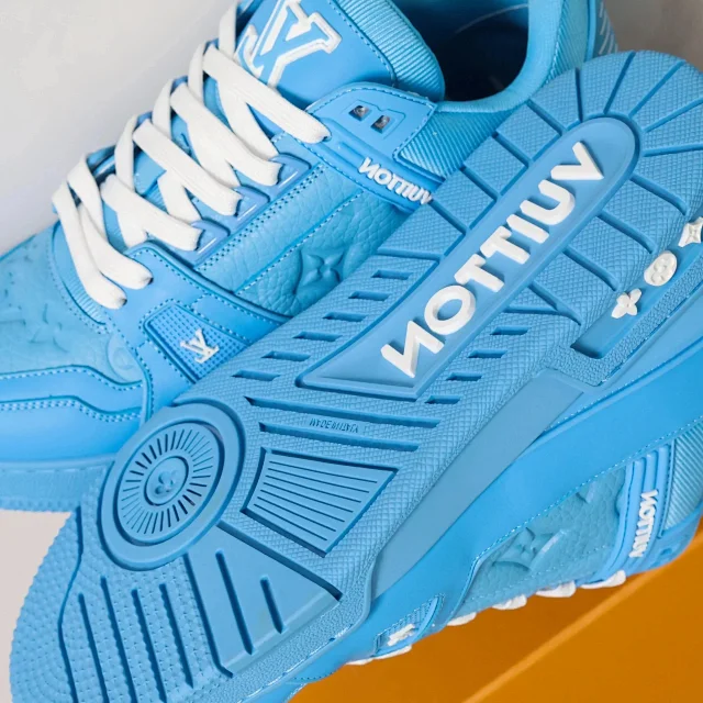 Louis Vuitton Sneakers Monogram Leather Low-Top product detail image 41