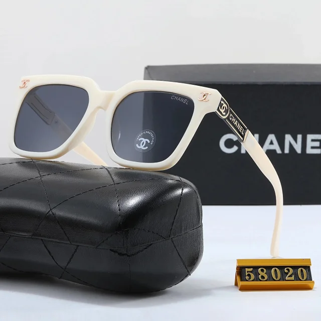 Chanel Eyewear Oversized square-frame sunglasses with chain-detail temples product detail image 1