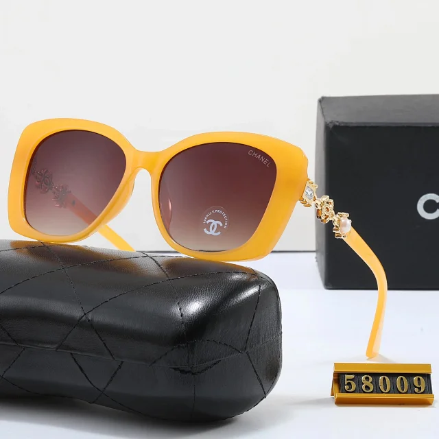 Chanel Eyewear Oversized square-frame sunglasses with chain-detail temples product detail image 8