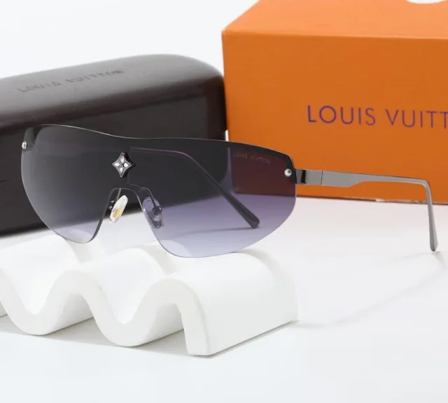 Louis Vuitton Eyewear Assorted shield and aviator sunglasses product detail image 2