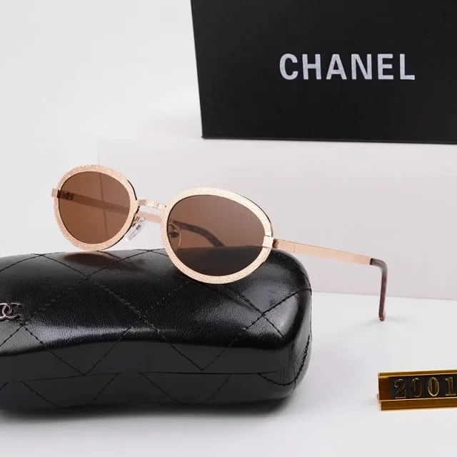 Chanel Eyewear Oversized square-frame sunglasses with chain-detail temples product detail image 27