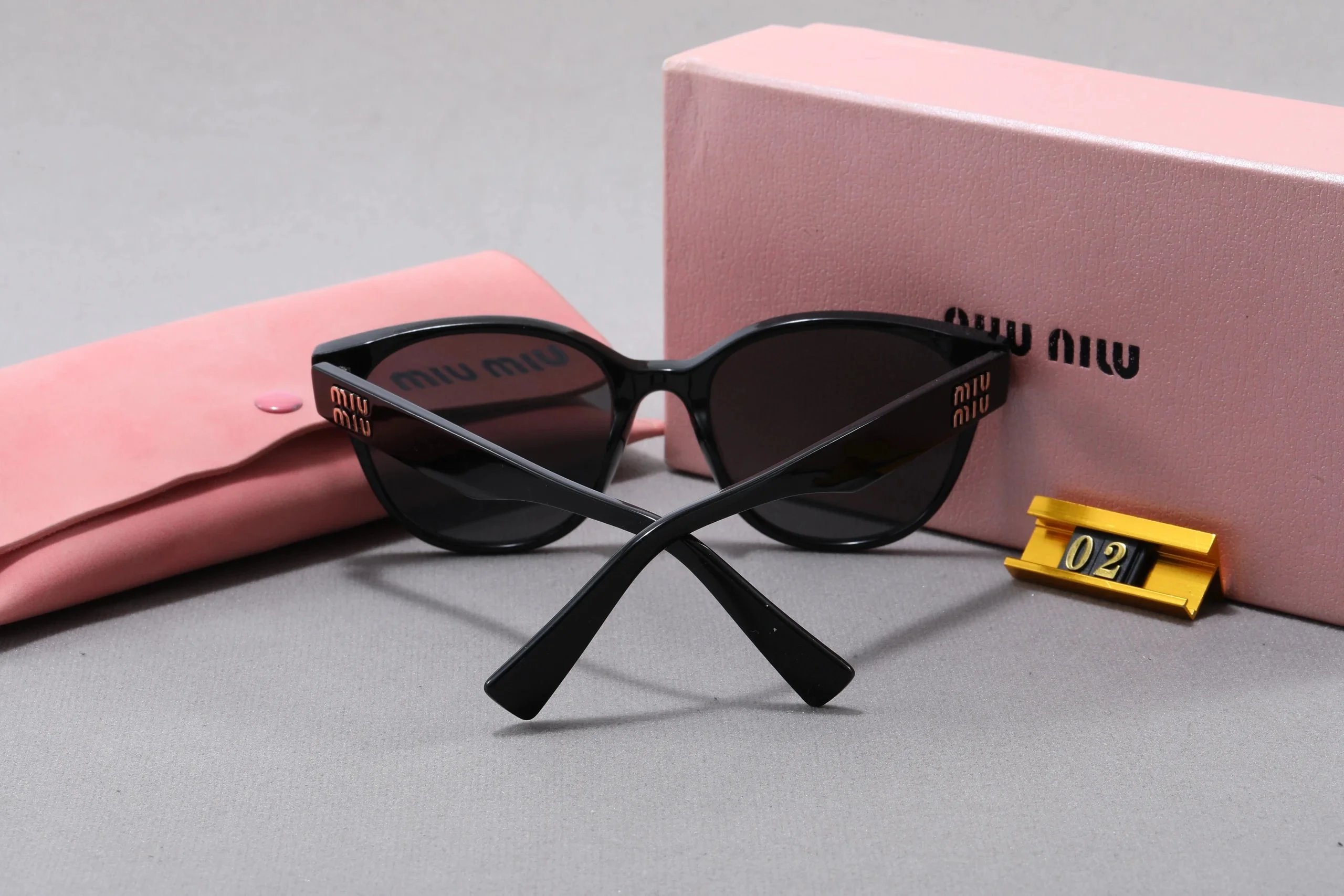 Miu Miu Cat-Eye Acetate Sunglasses Brown - 4