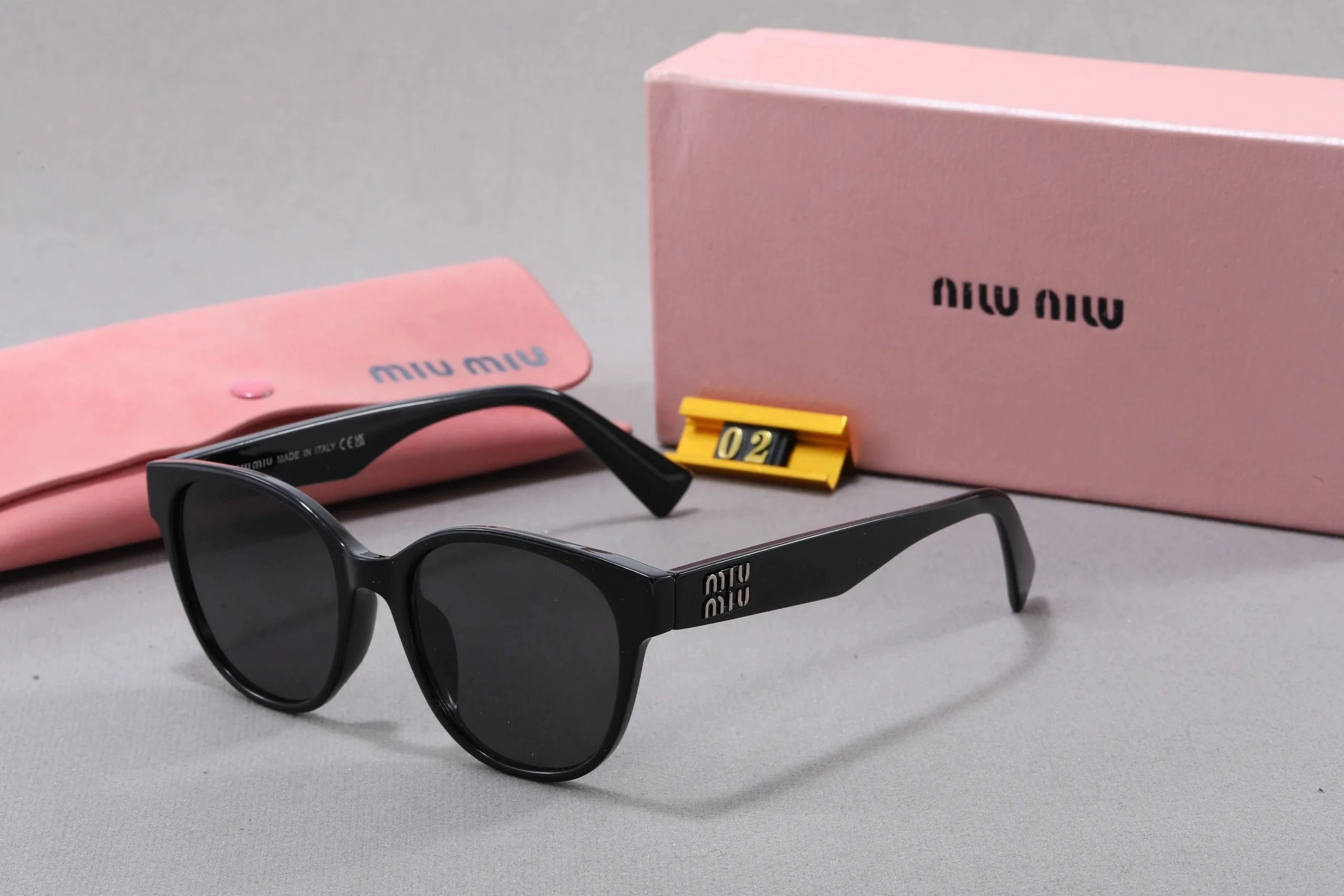 Miu Miu Cat-Eye Acetate Sunglasses Brown - 3