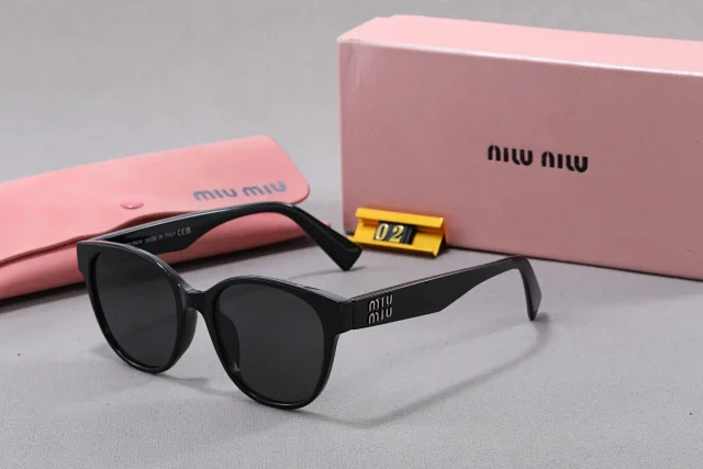 Miu Eyewear Oversized square metal-frame sunglasses product detail image 2