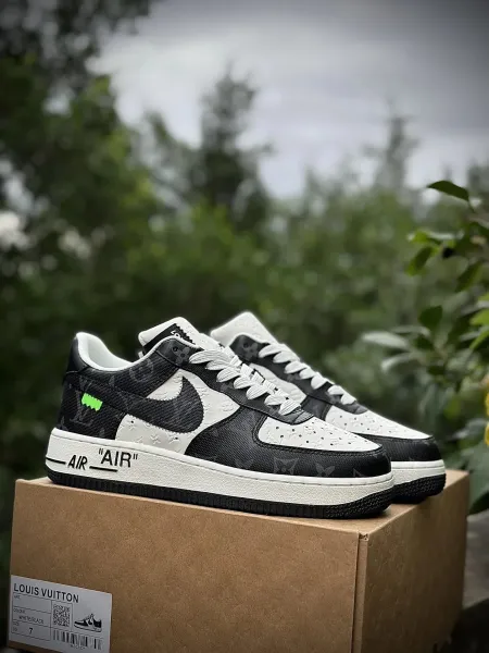 Louis Vuitton x Nike Air Force 1 Low White / Black Sneakers - 1