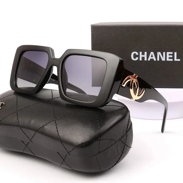 Chanel Eyewear Oversized square sunglasses with interlocking CC temple logo product detail image 3
