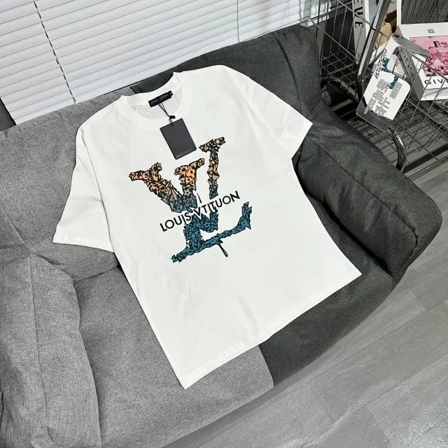 Louis Vuitton T-Shirts Graphic Logo product detail image 39