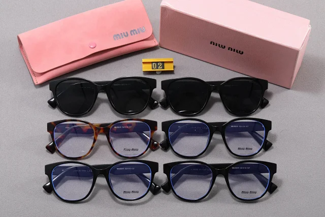 Miu Eyewear Oversized square metal-frame sunglasses product detail image 1