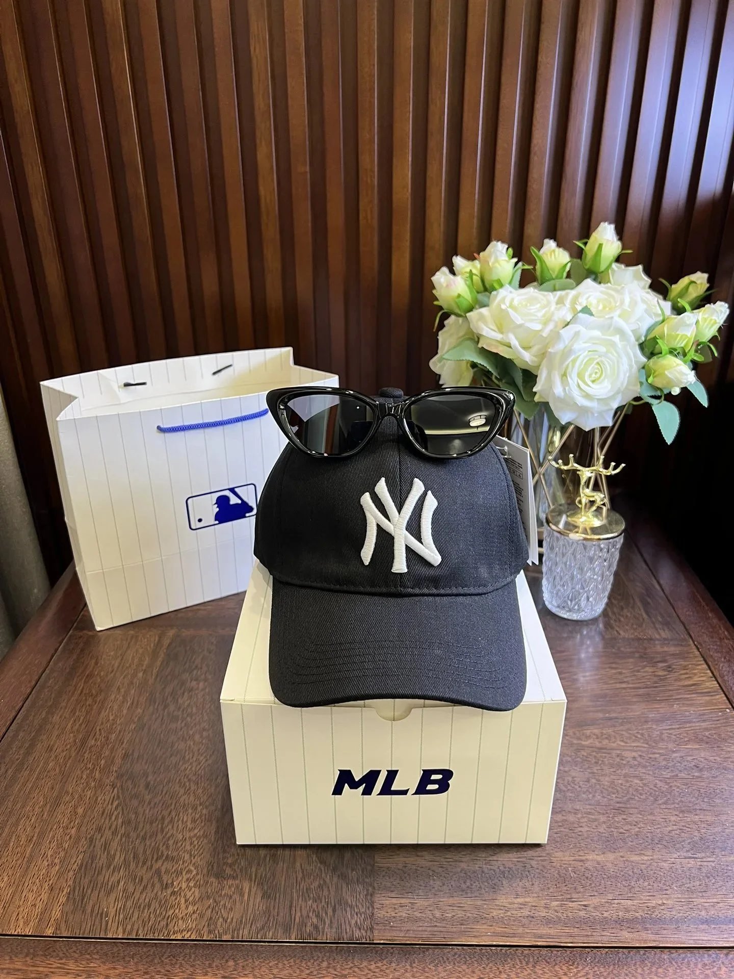 Celine Triomphe Logo Baseball Cap Beige with Sunglasses - 20