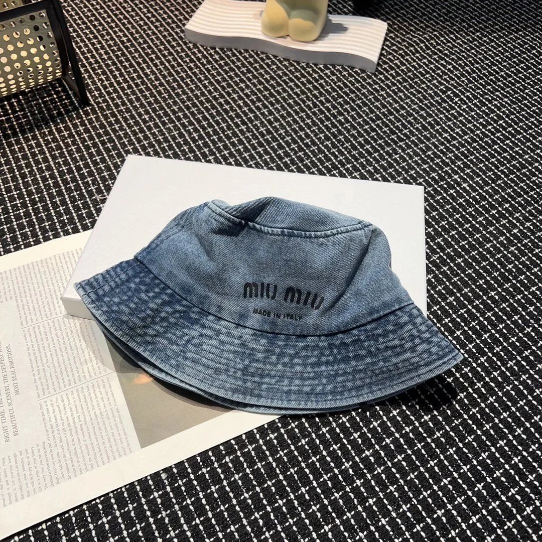 Prada Logo-Embellished Distressed White Bucket Hat - 29