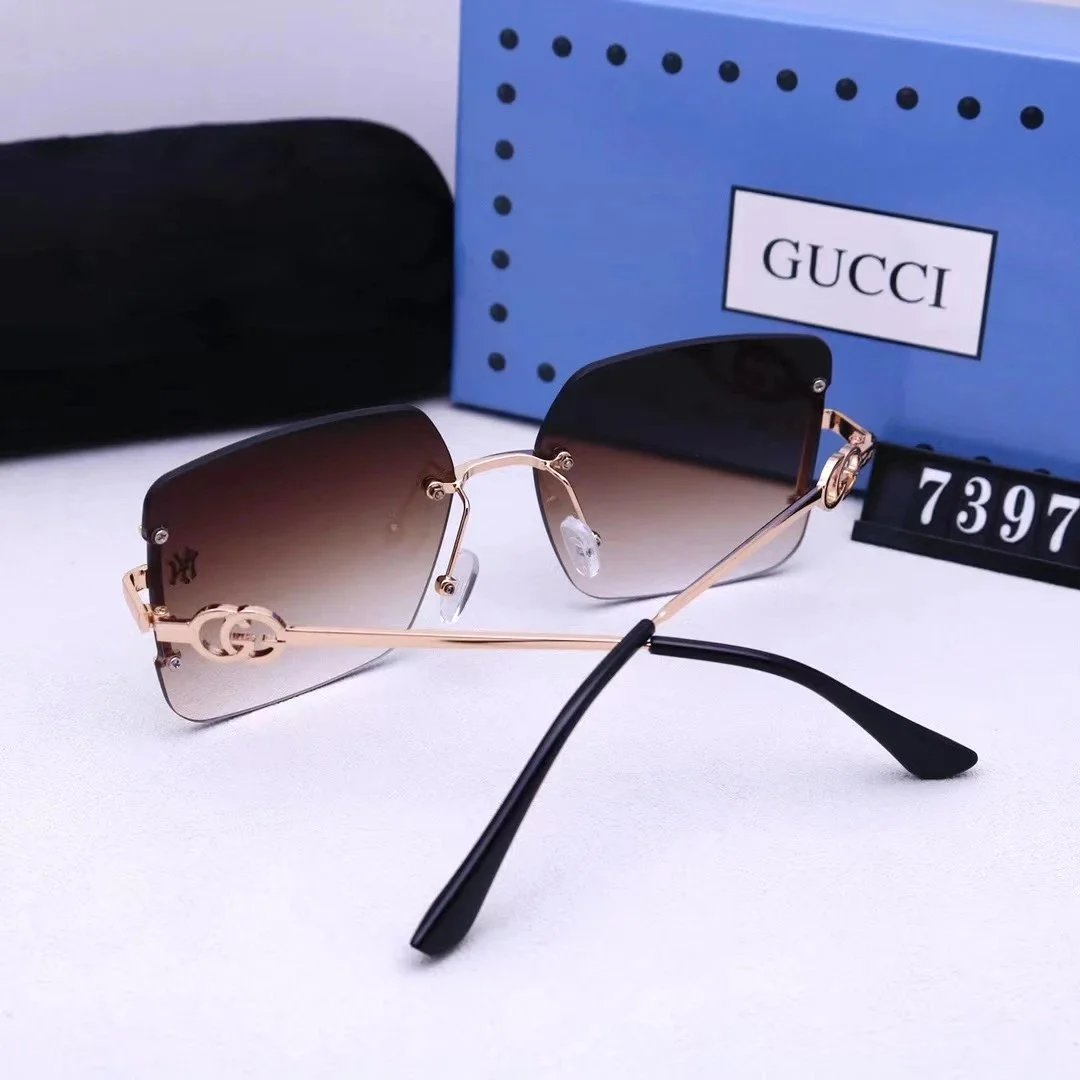 Gucci Aviator-Style Gradient Sunglasses Gold Frame - 3