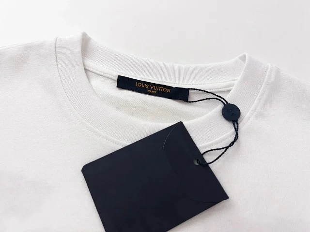 Louis Vuitton T-Shirts Graphic Logo product detail image 10