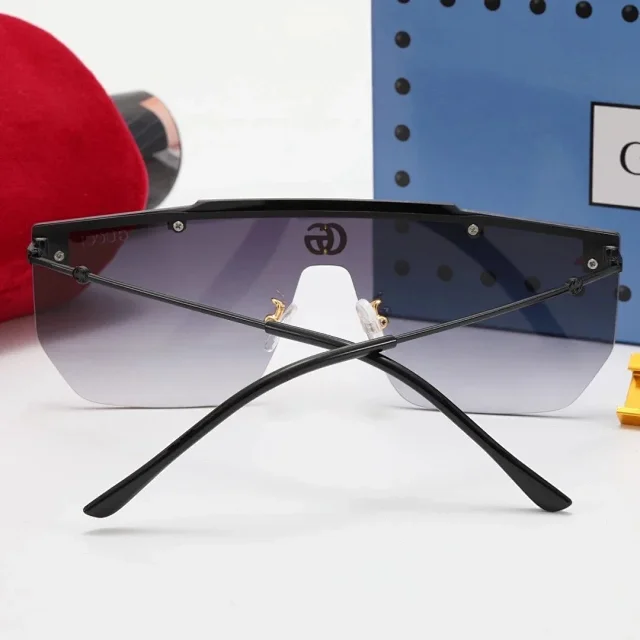 Gucci Eyewear Oversized shield sunglasses with GG monogram lenses product detail image 3