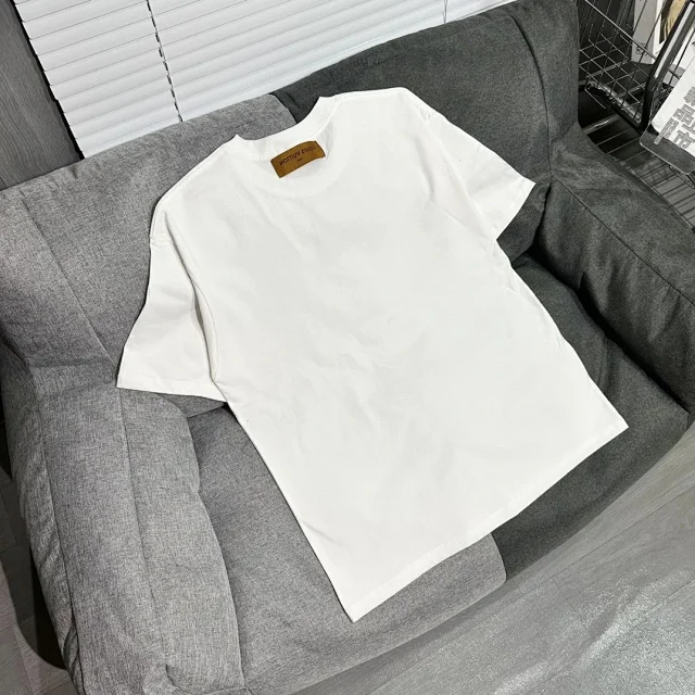 Louis Vuitton T-Shirts Graphic Logo product detail image 40