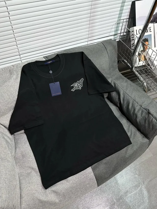 Louis Vuitton T-Shirts Graphic Logo product detail image 52