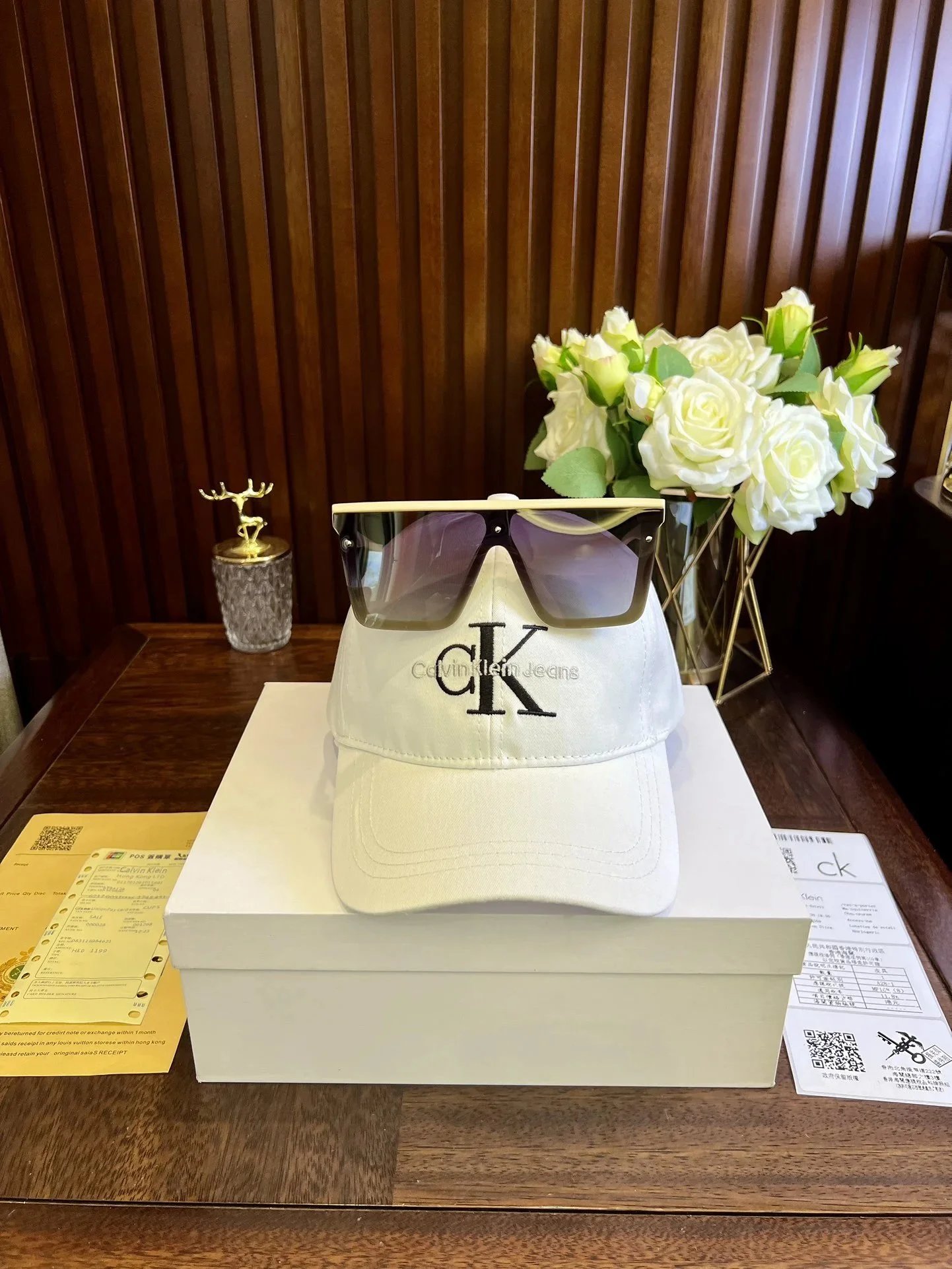 Celine Triomphe Logo Baseball Cap Beige with Sunglasses - 7
