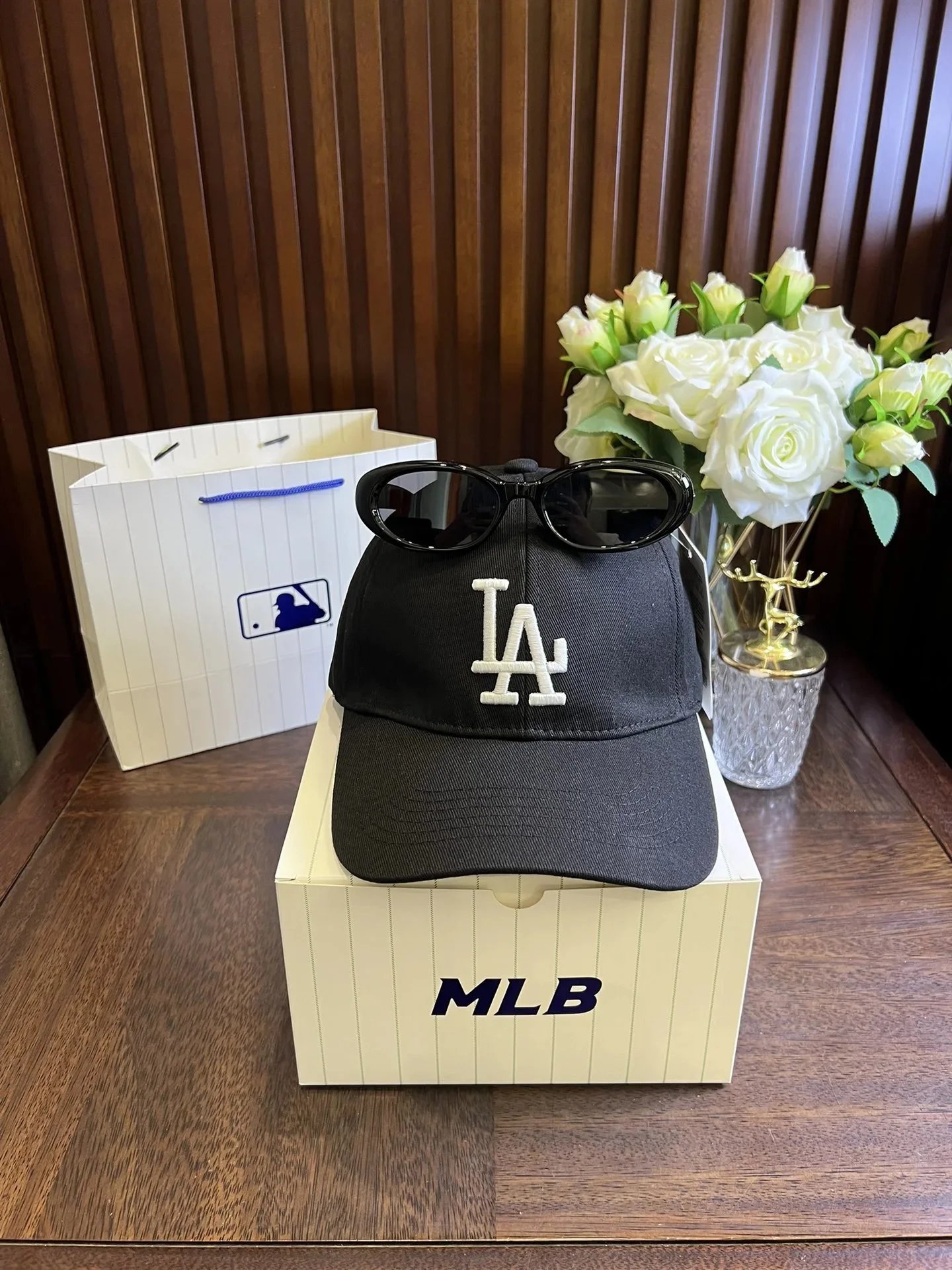 Celine Triomphe Logo Baseball Cap Beige with Sunglasses - 19