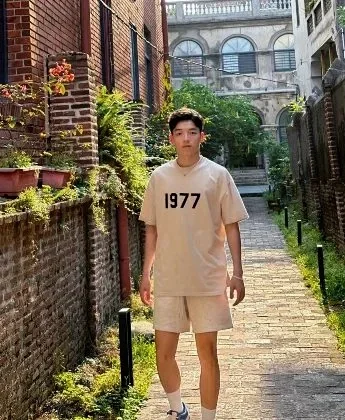 Fear of God T-Shirts Logo and Graphic Print product detail image 4