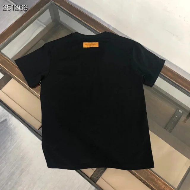 Louis Vuitton T-Shirts Graphic Logo product detail image 23