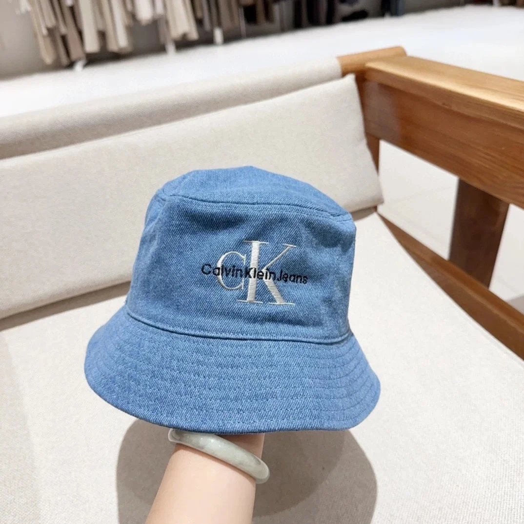 Prada Logo-Embellished Distressed White Bucket Hat - 21
