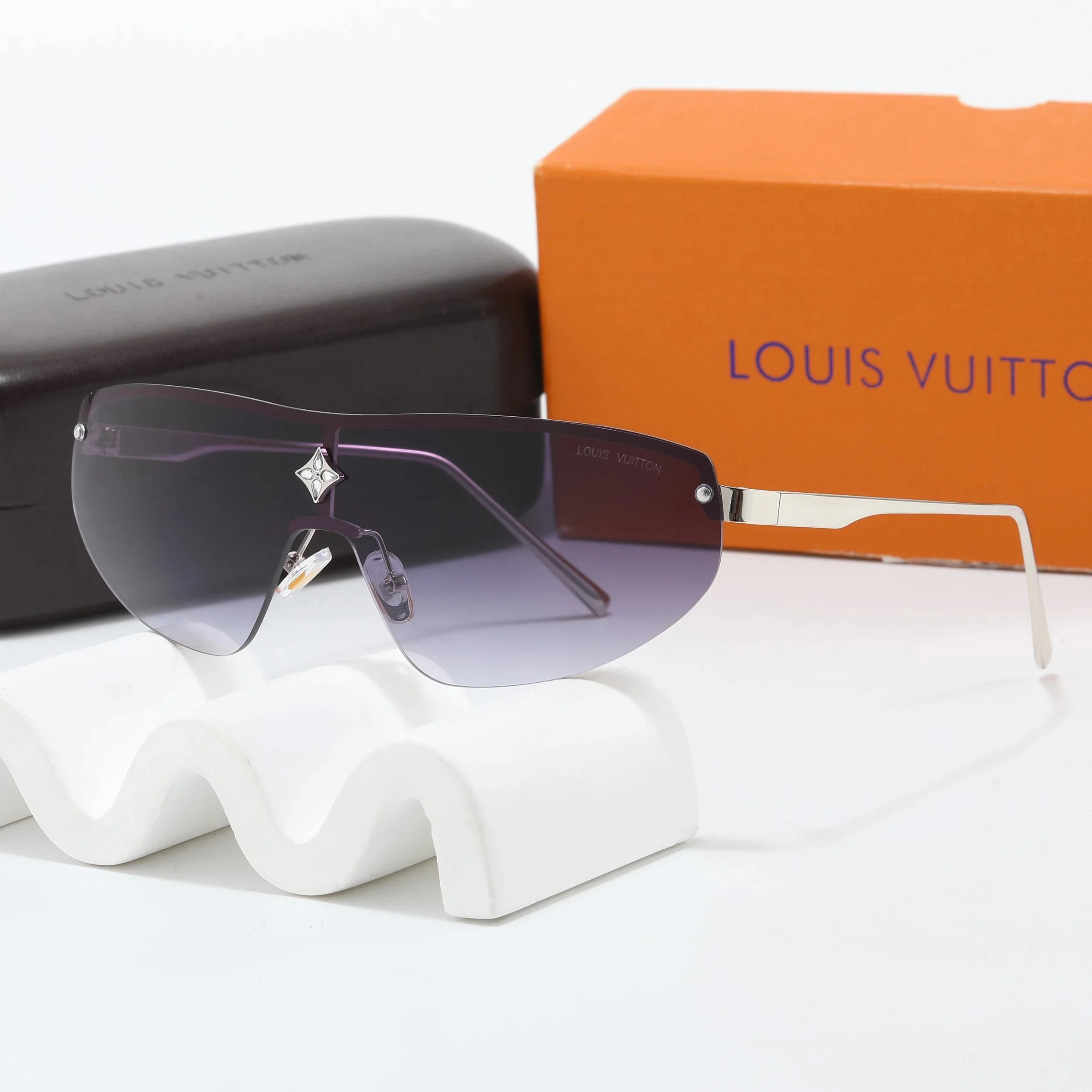 Louis Vuitton Shield Sunglasses Gold Frame Gradient Lens Sunglasses - 10