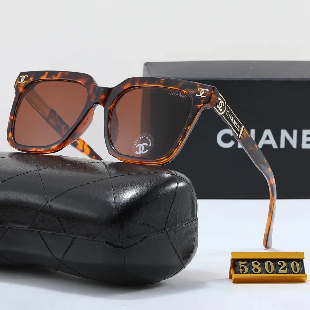Chanel Eyewear Oversized square-frame sunglasses with chain-detail temples product detail image 5