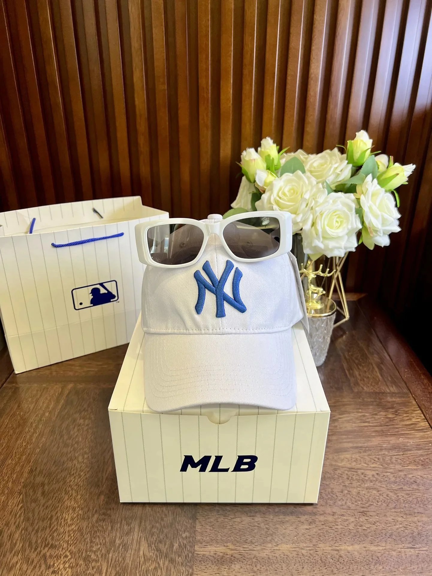 Celine Triomphe Logo Baseball Cap Beige with Sunglasses - 13