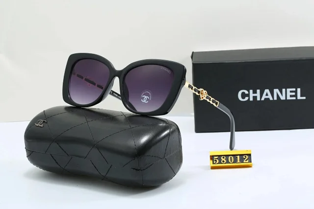Chanel Eyewear Oversized square-frame sunglasses with chain-detail temples product detail image 15