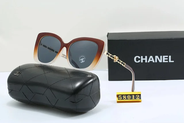 Chanel Eyewear Oversized square-frame sunglasses with chain-detail temples product detail image 18