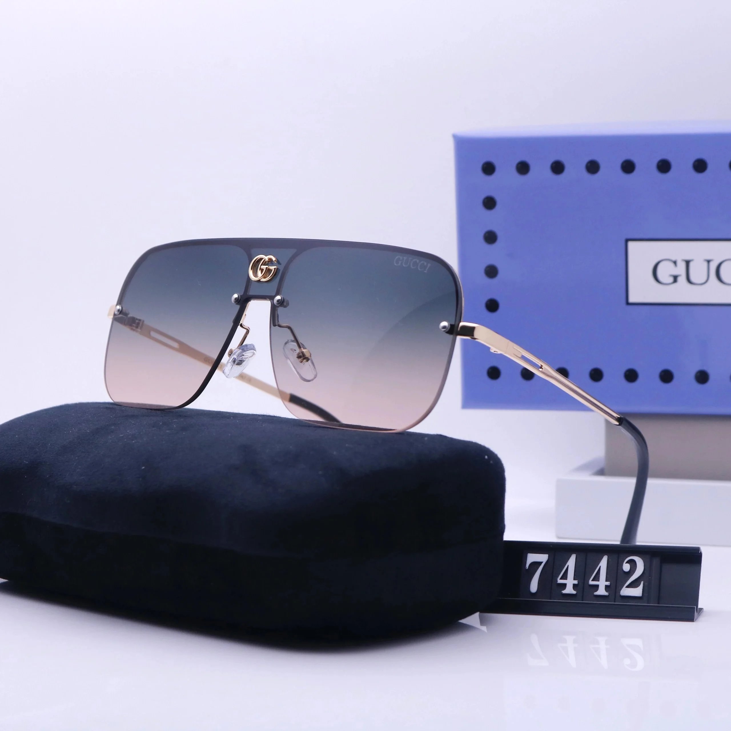 Gucci Aviator-Style Gradient Sunglasses Gold Frame - 7