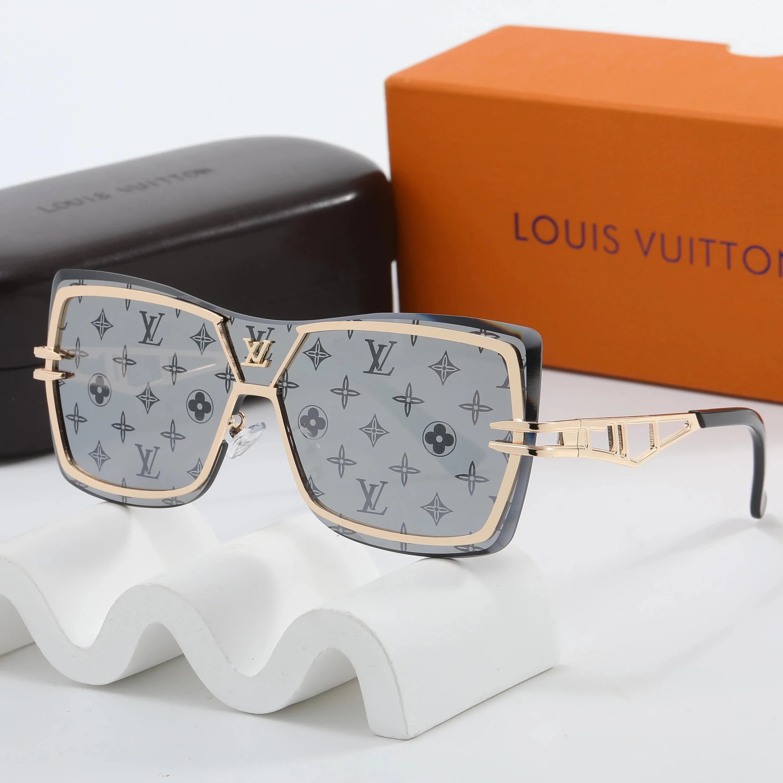 Louis Vuitton Aviator Sunglasses Black Gradient Lens - 10