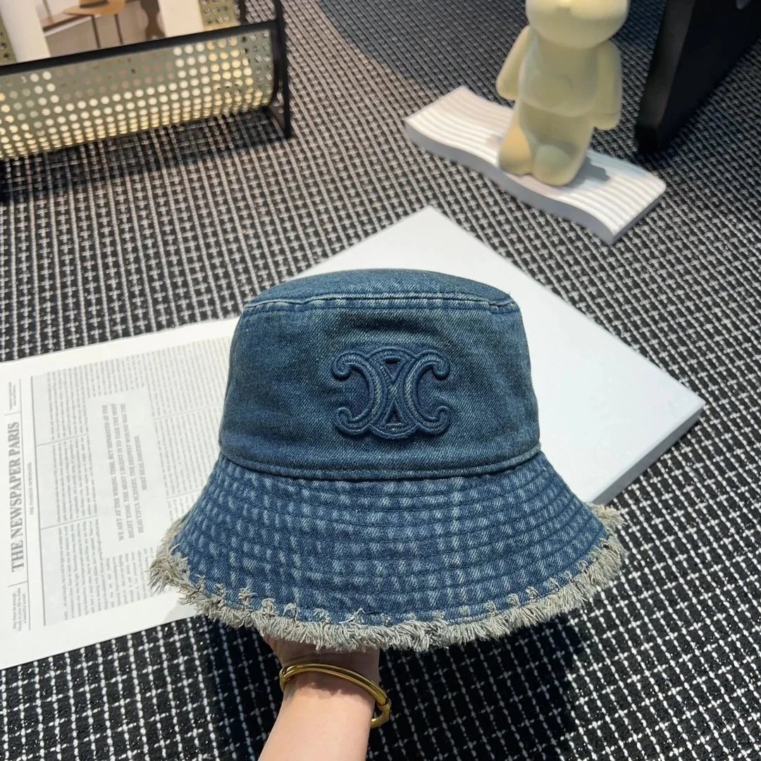 Prada Logo-Embellished Distressed White Bucket Hat - 5