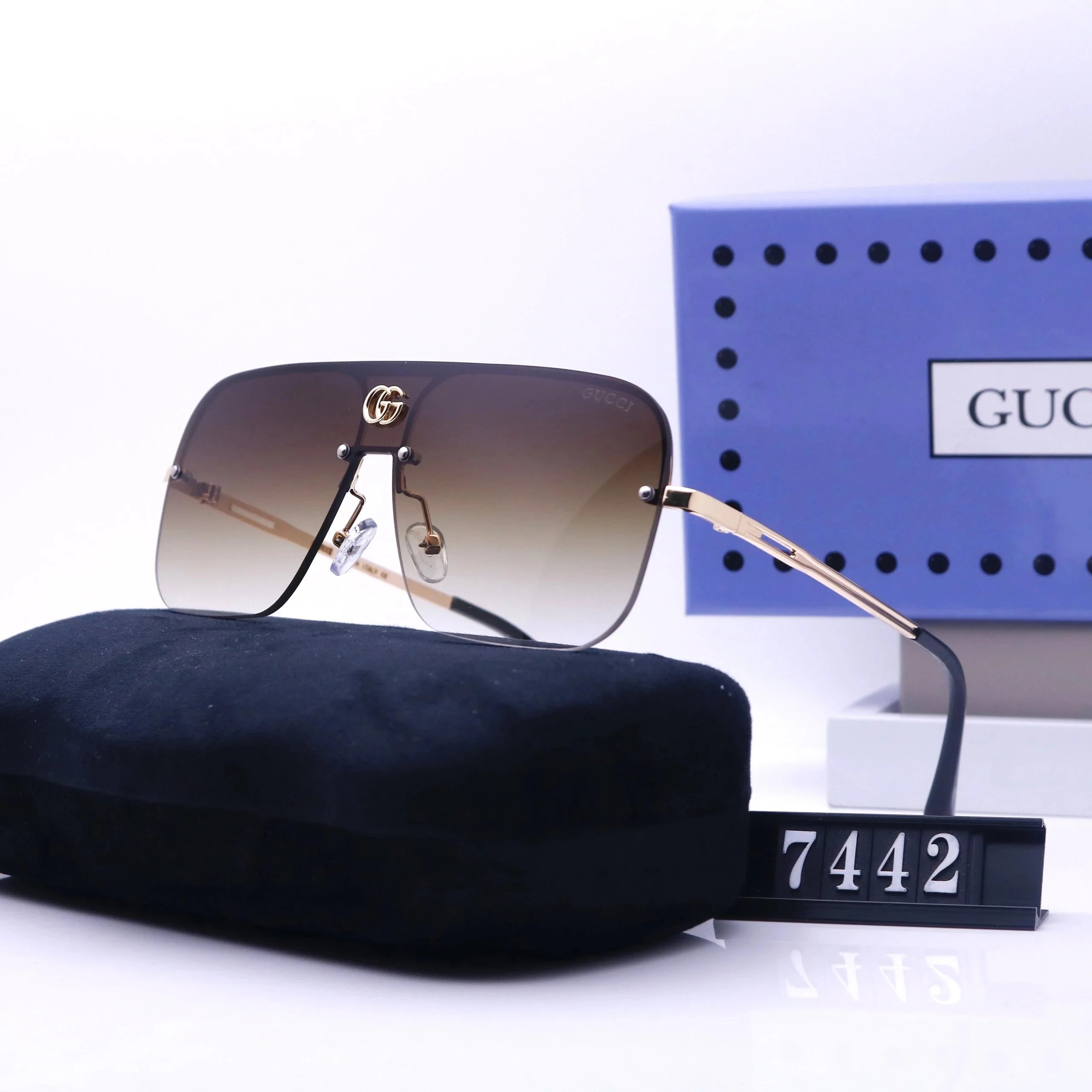 Gucci Aviator-Style Gradient Sunglasses Gold Frame - 5