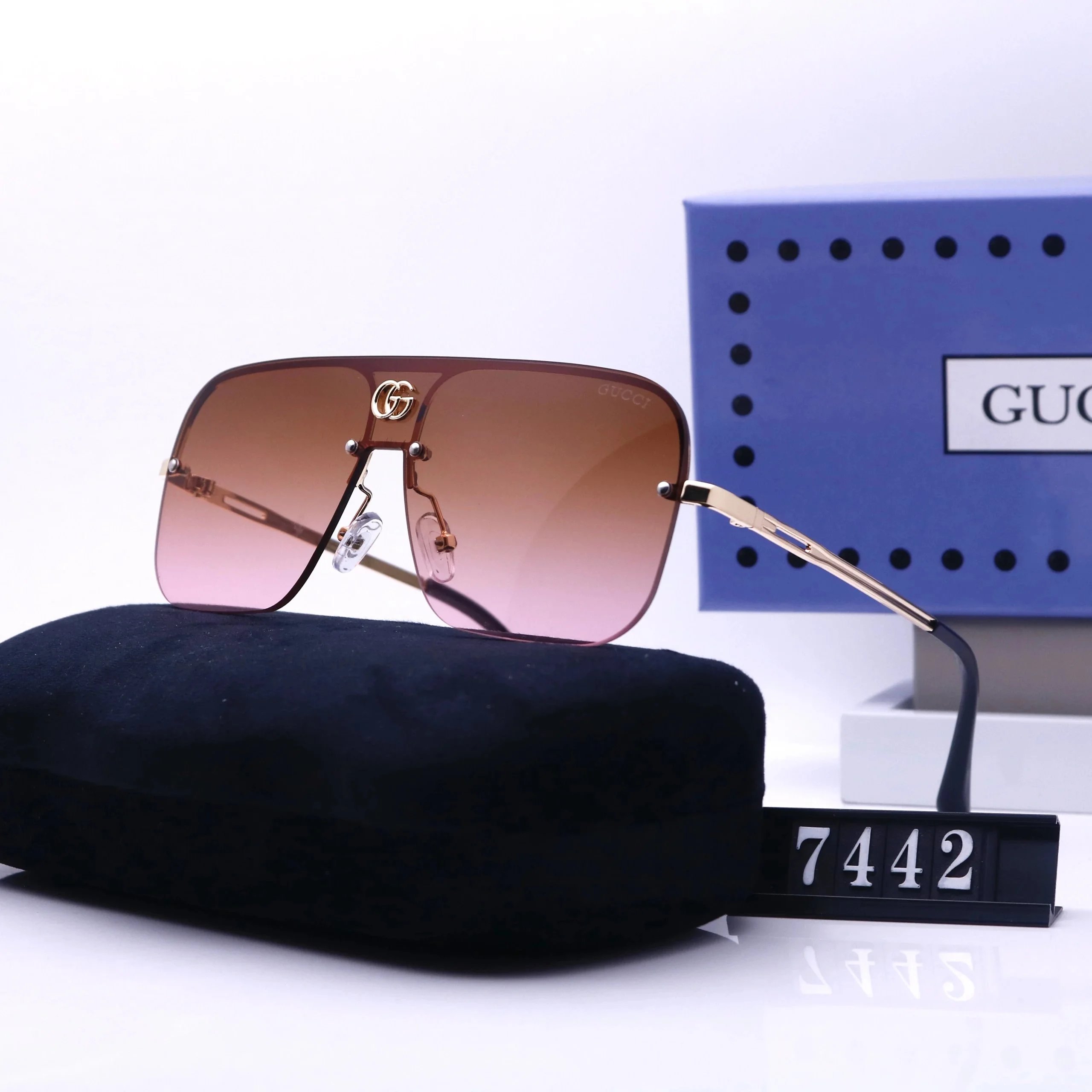 Gucci Aviator-Style Gradient Sunglasses Gold Frame - 8