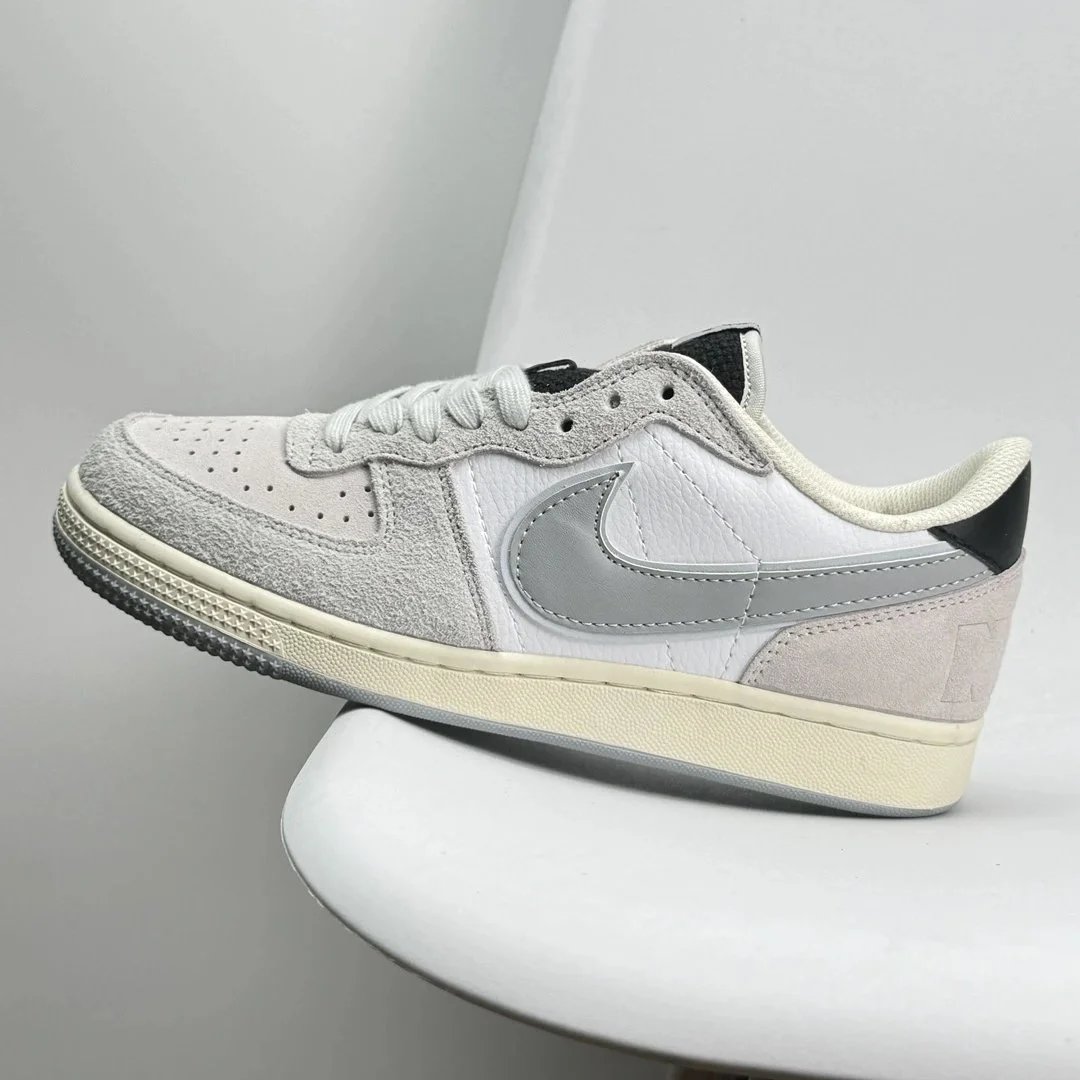 Nike SB Chron 2 White Yellow Sneakers Skateboard Shoes - 8